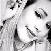 Chica estudiante de 24 años ofrece clases de apoyo escolar, técnicas de estudio, etc. O cuidados de niñera